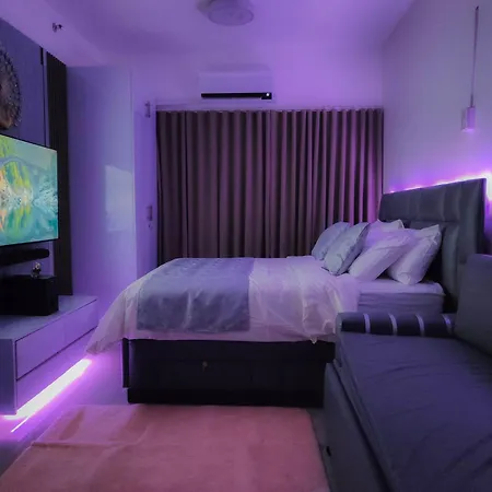 Cozy Condo Home Along Edsa With A City View